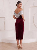 Sheath/Column Cocktail Dresses Off Shoulder Velvet Sleeveless Tea Length New Year's Evening Party Dresses with Sequin/Back Zipper